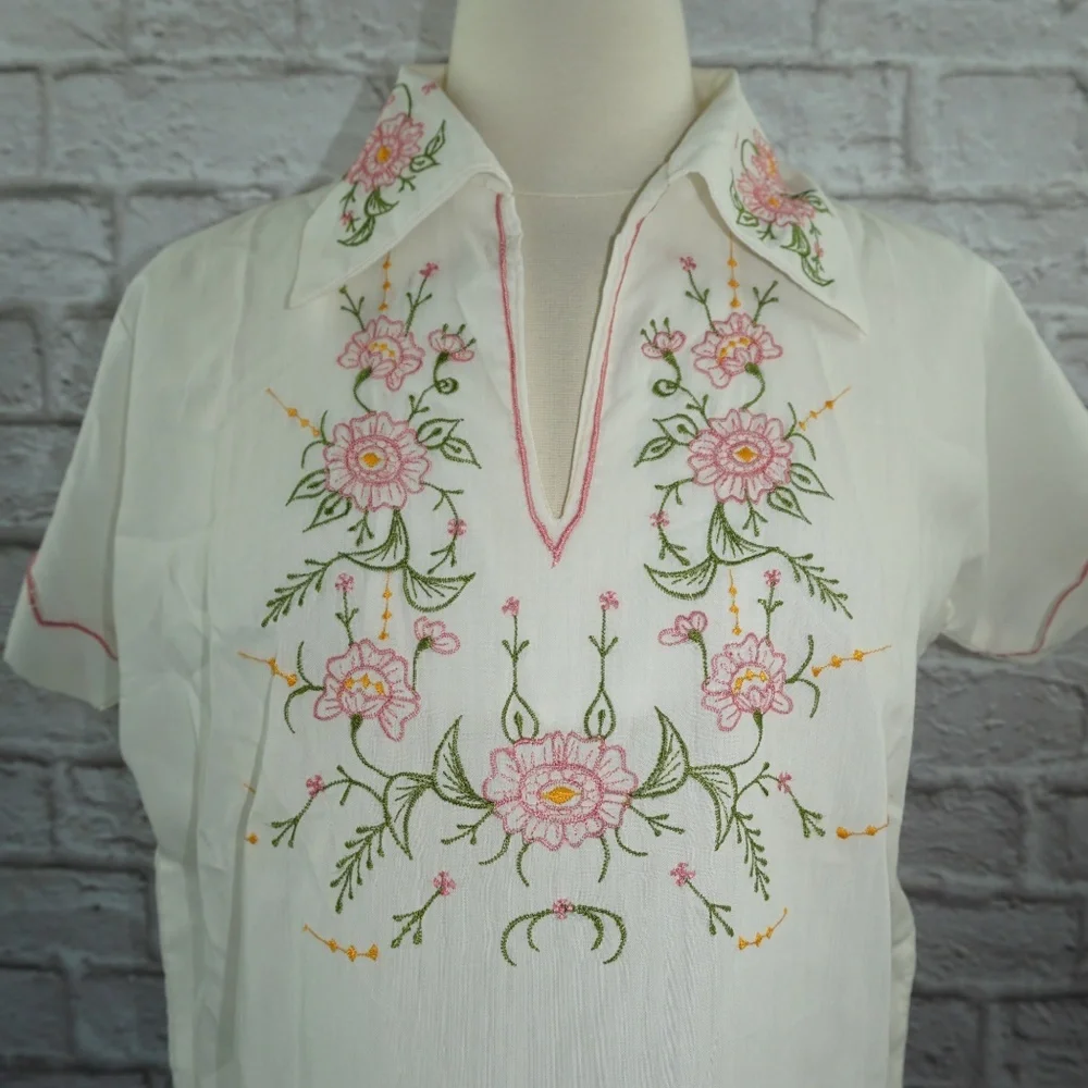 Vintage 70s Embroidered Floral Peasant Cottagecore Top - Picture 3 of 7